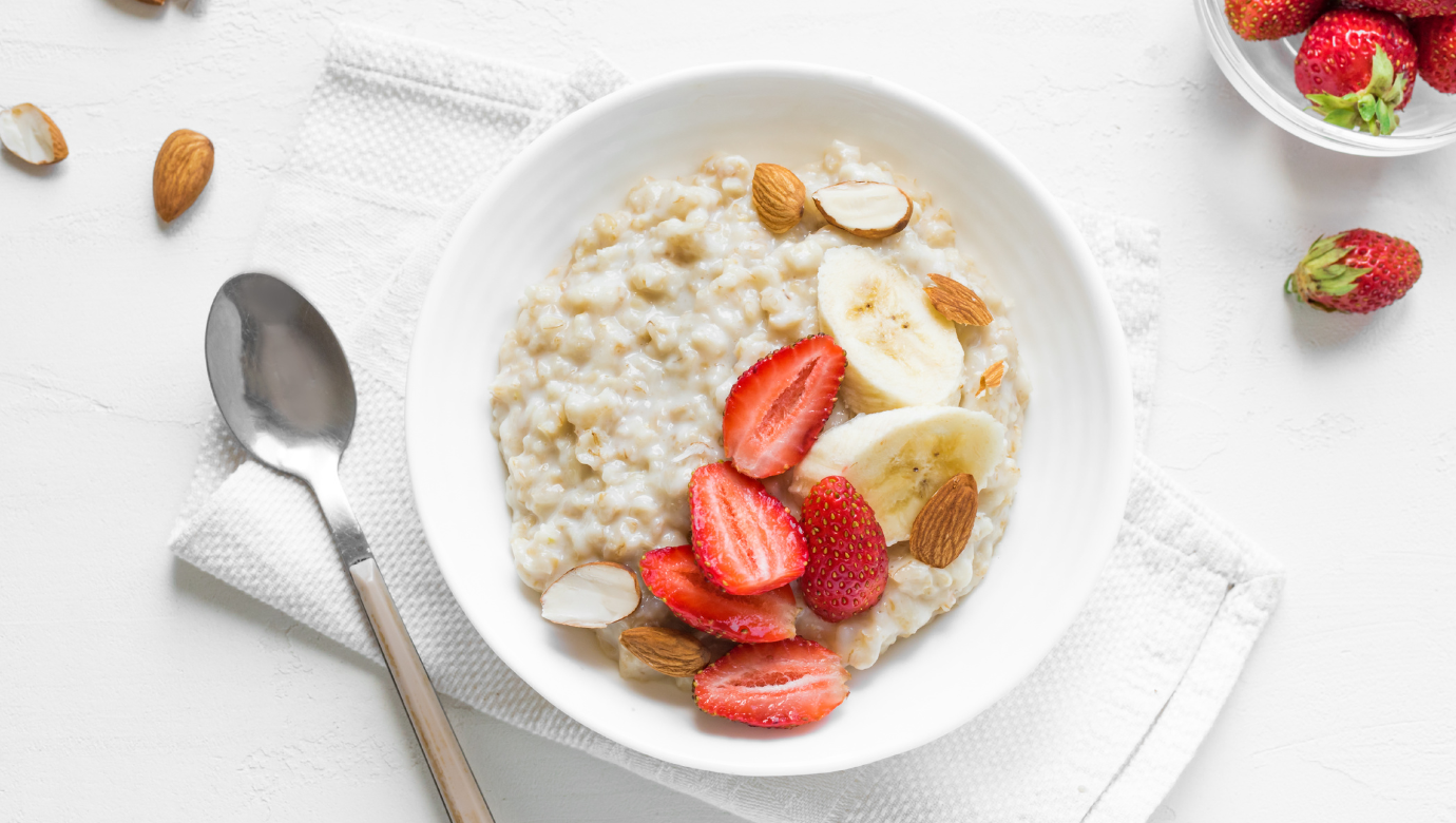 Strawberry overnight oats, save time using this recipe!